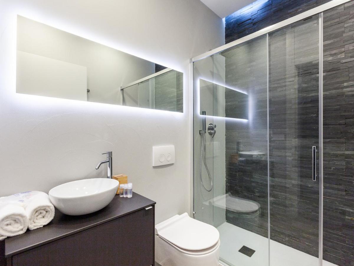 Easyhomes-City Centre Suites Milán Exterior foto