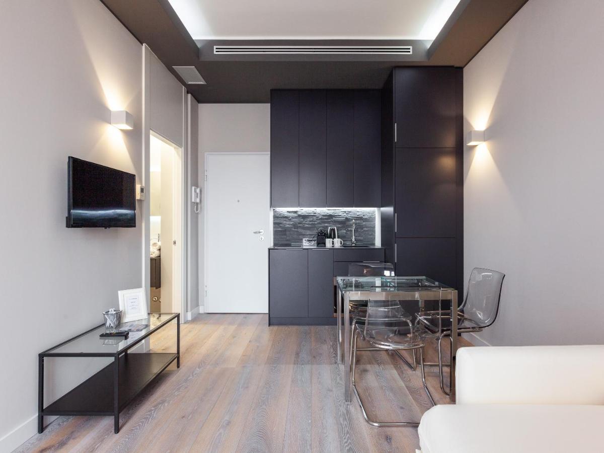 Easyhomes-City Centre Suites Milán Exterior foto