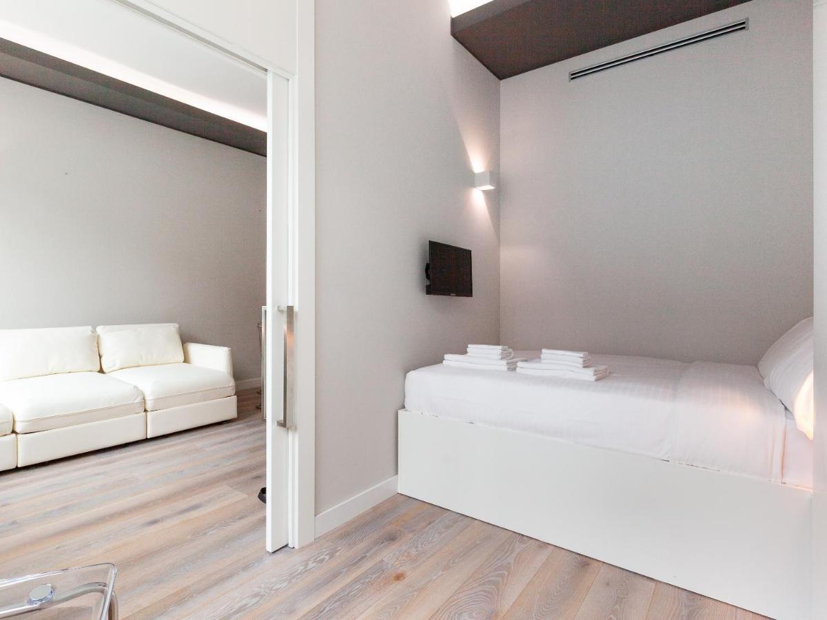 Easyhomes-City Centre Suites Milán Exterior foto